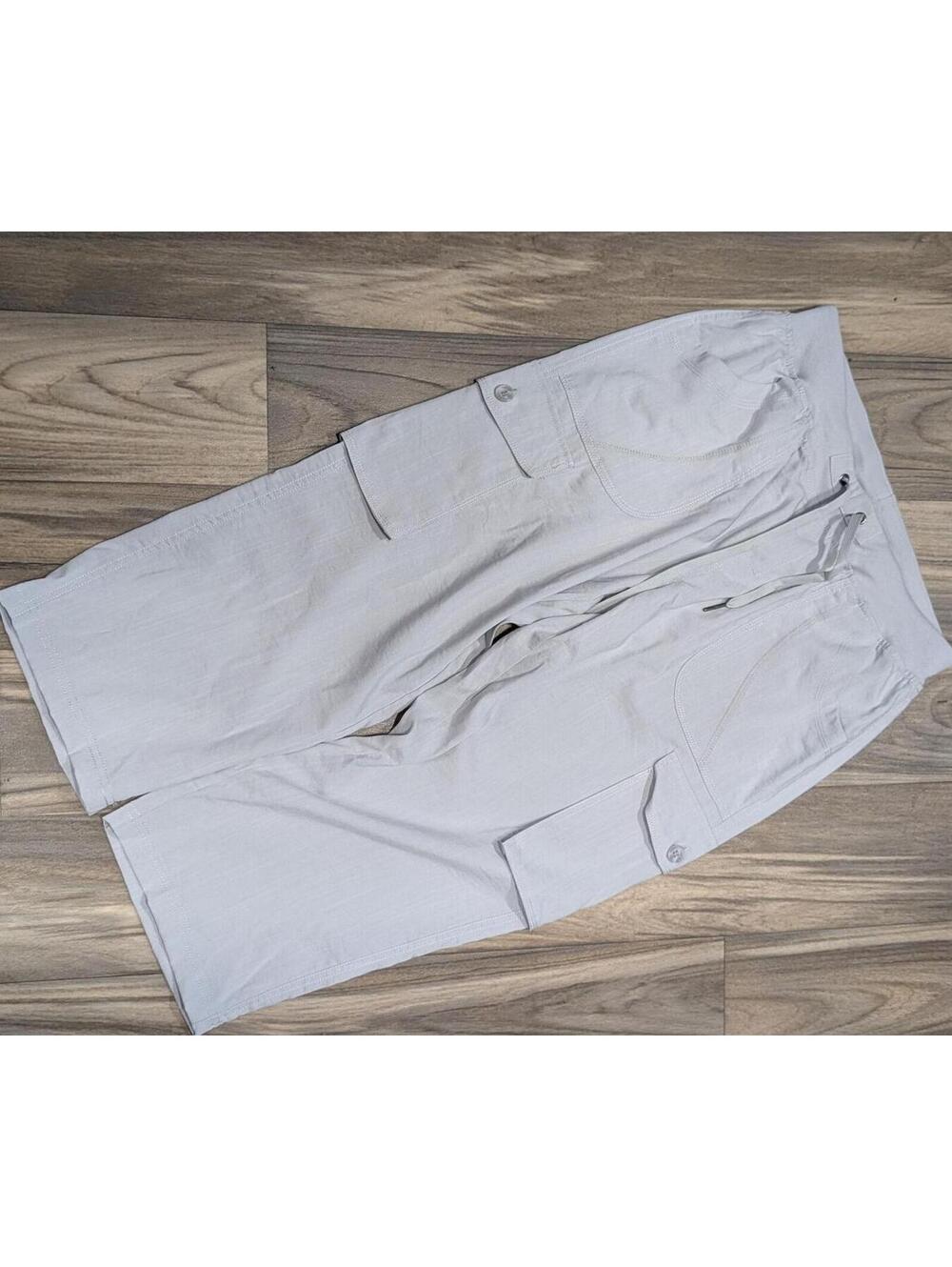 TBY  Light Gray Cargo Capri Size Large